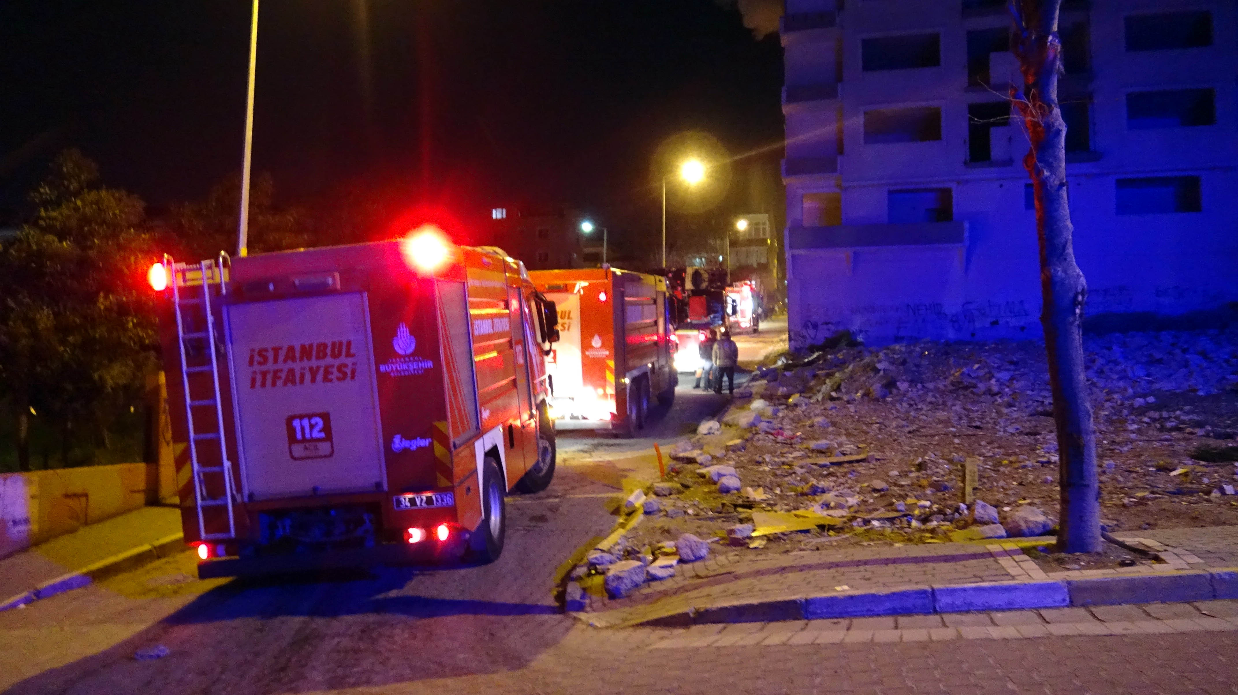 İstanbul Avcılar'da boşaltılan binada yangın çıktı - Resim : 3