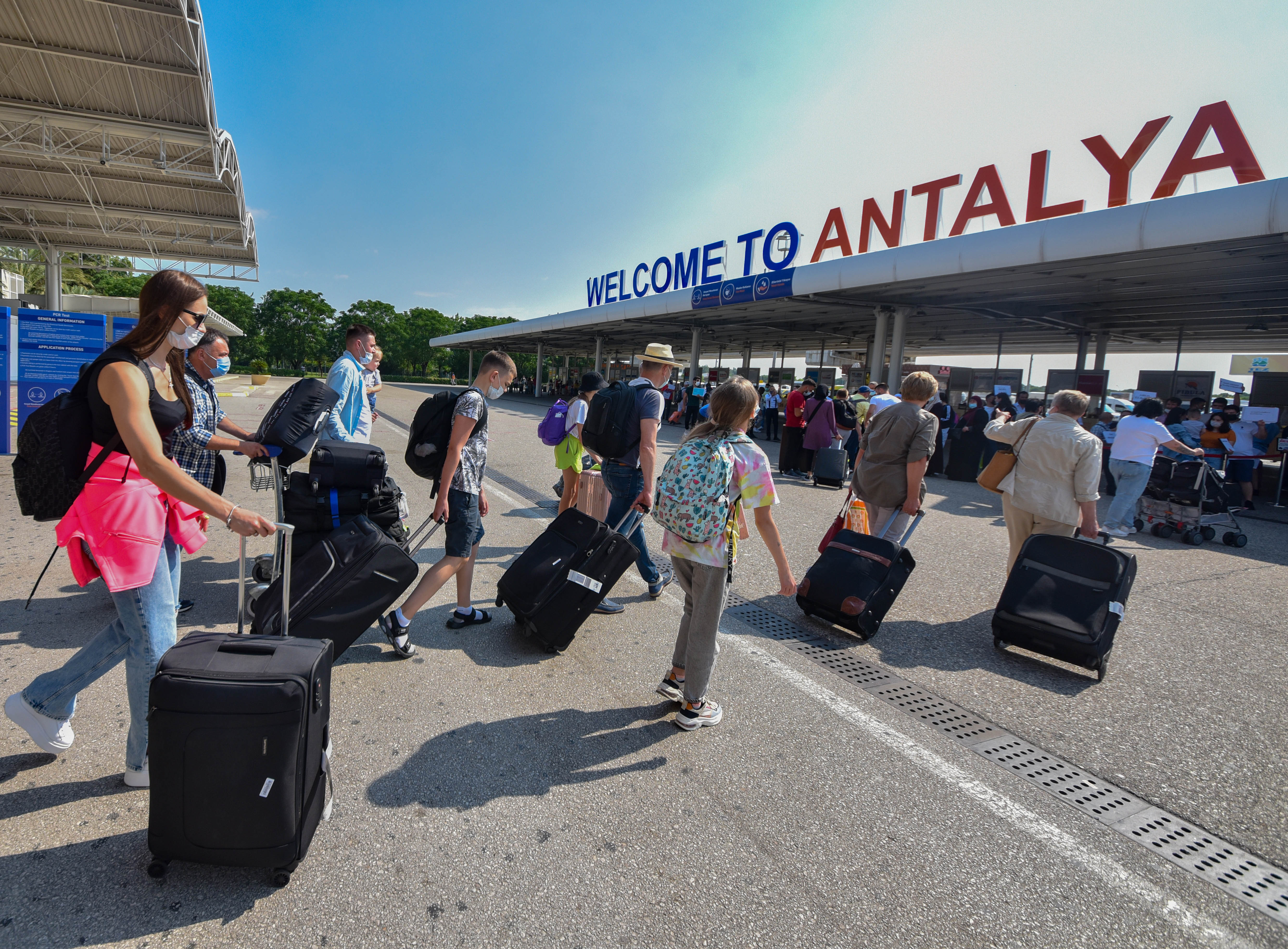 Antalya'ya turist akını: 1 milyonu geçti - Resim : 1