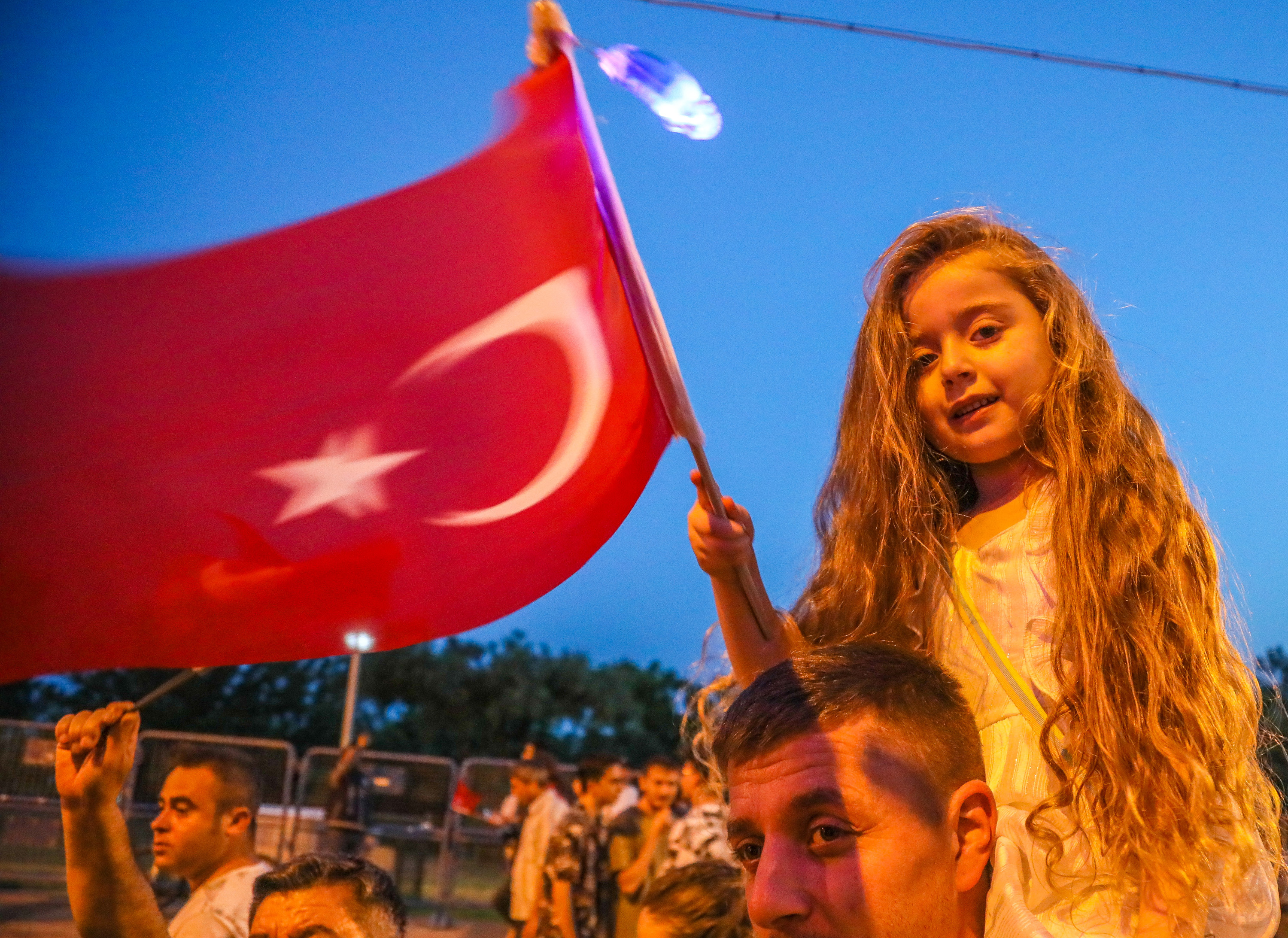 Antalya’da binlerce kişi fener alayında yürüdü - Resim : 9