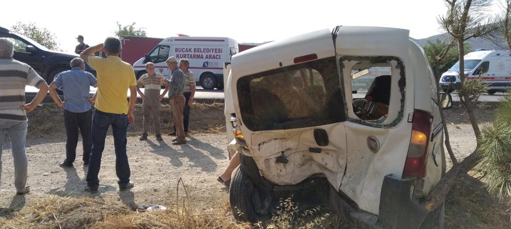 Antalya'da korkunç kaza: 6 kişi yaralandı - Resim : 1