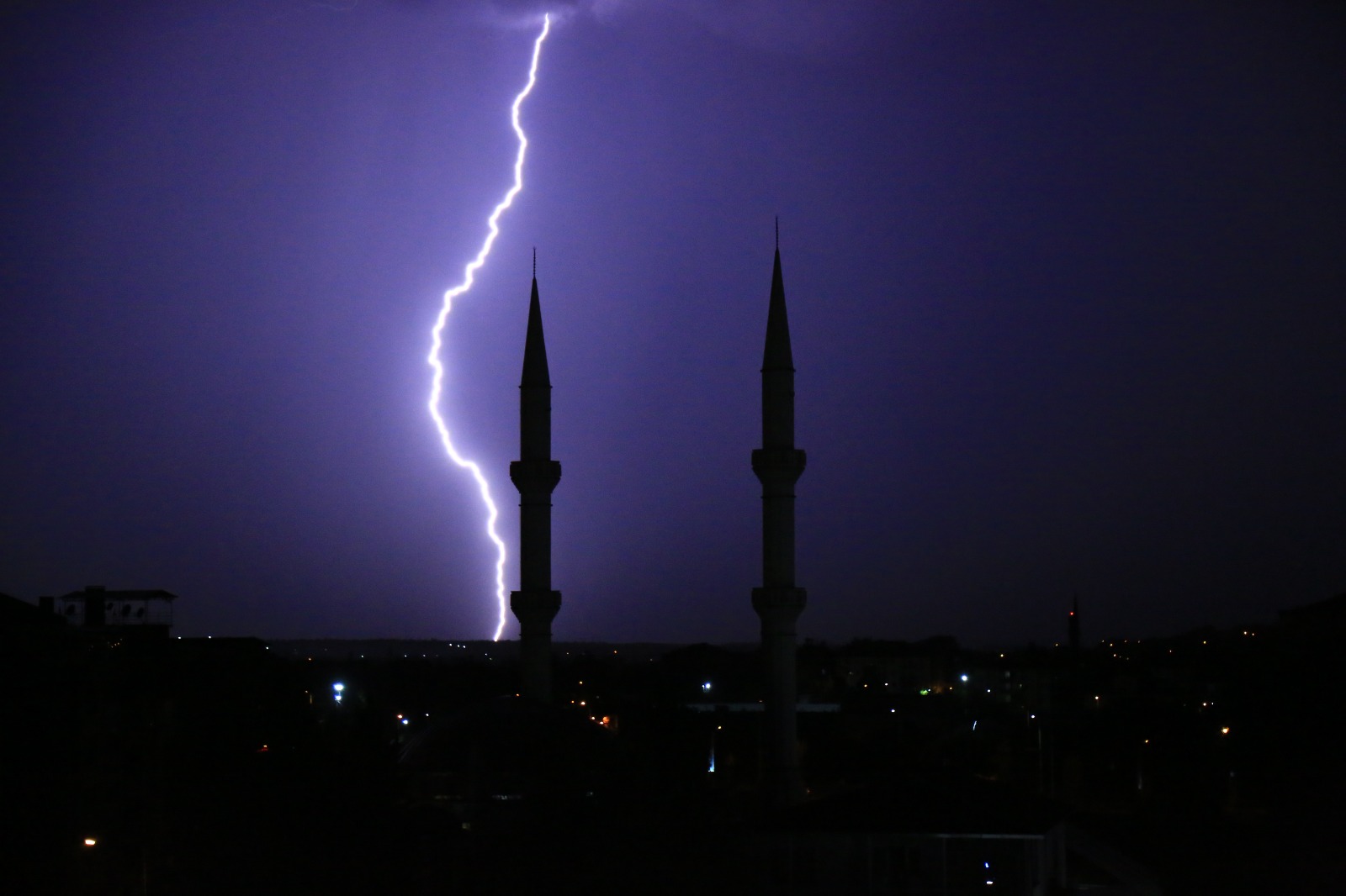 Malatya'da şimşekler görsel şölen oluşturdu - Resim : 1