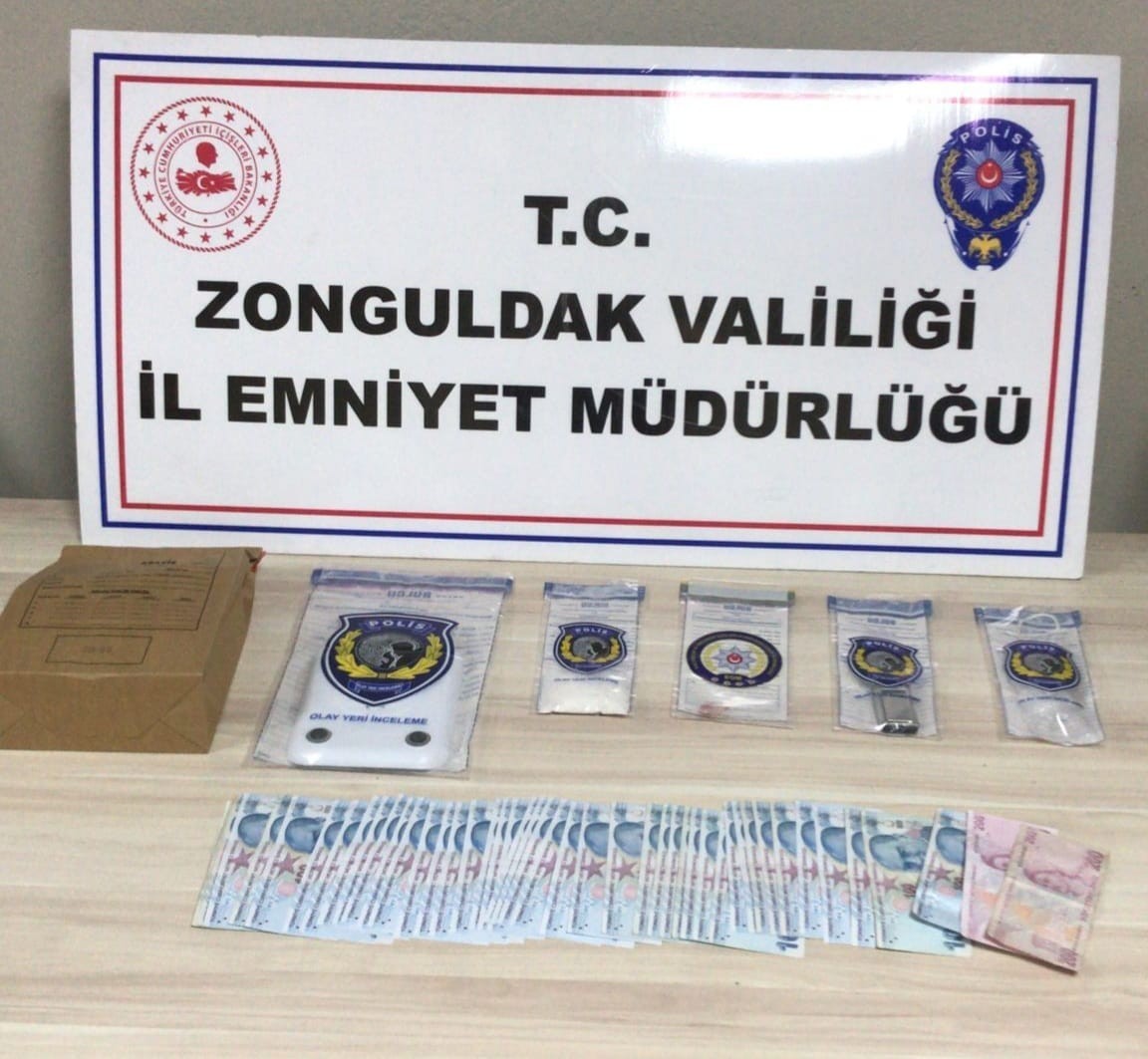 Zonguldak’ta uyuşturucu operasyonunda 3 tutuklama - Resim : 1