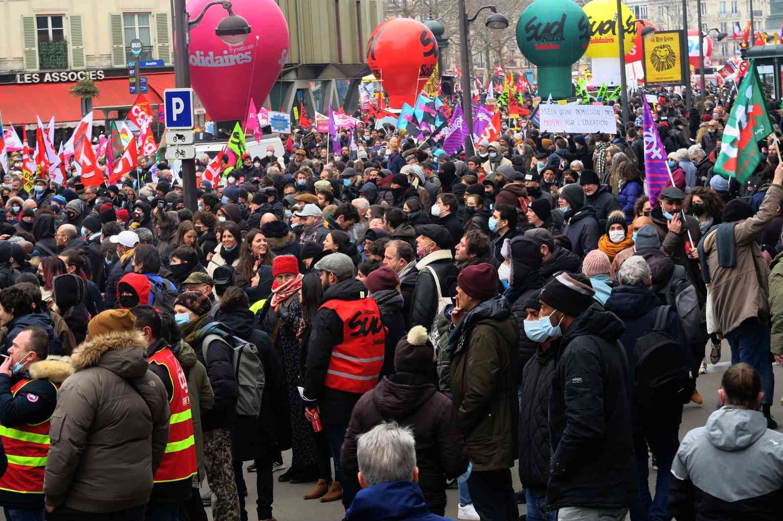 Fransa’da durum vahim: Halk sokağa indi - Resim : 2