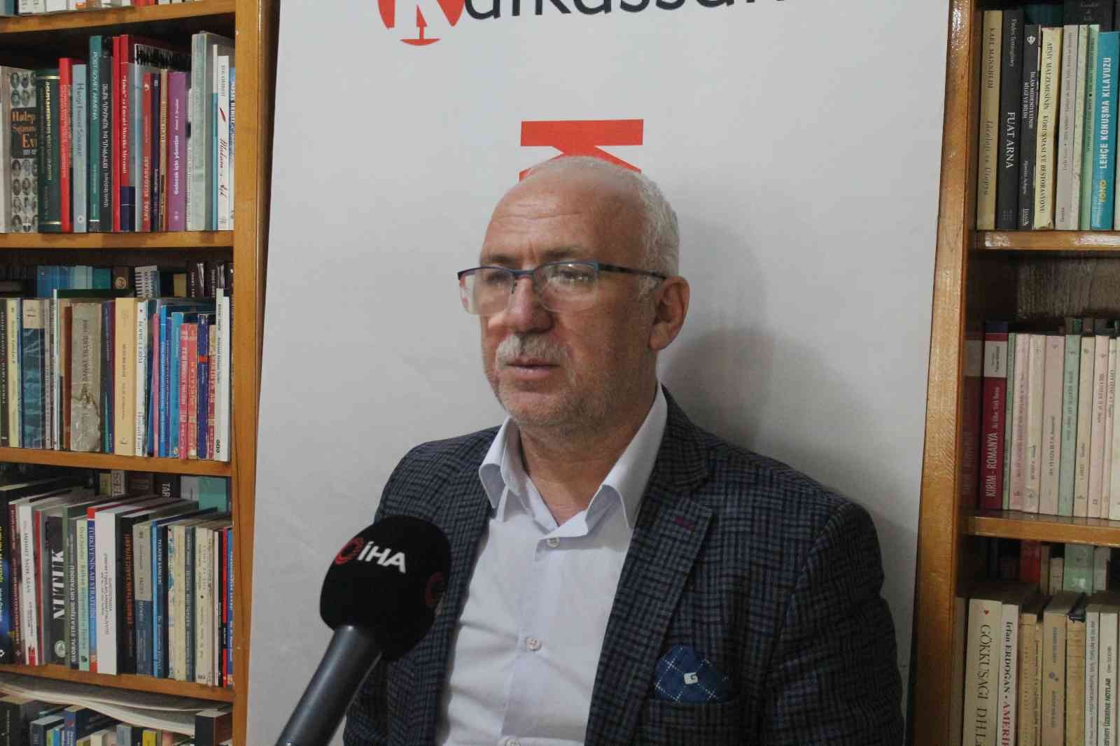 Prof. Dr. Oktay: Zelenskiy’nin arzu ettiği gibi boğazların kapatılması mümkün değil - Resim : 1