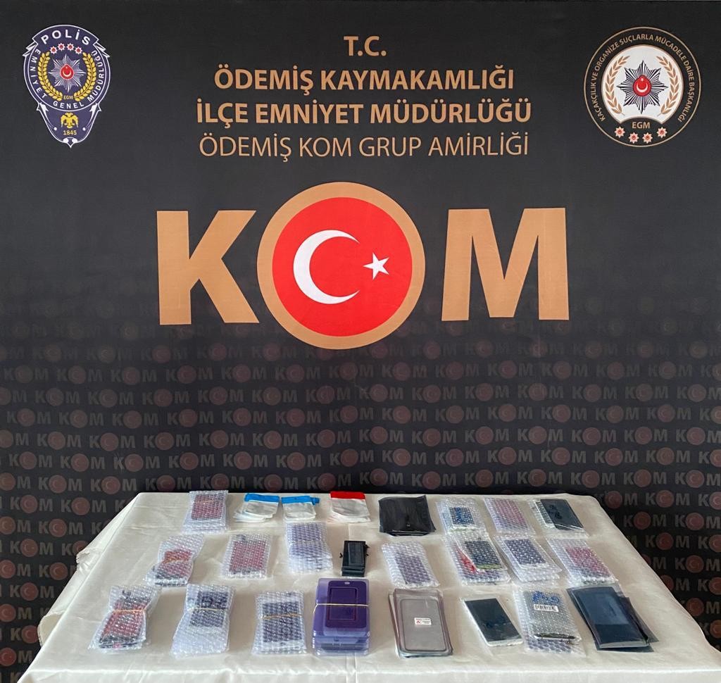 İzmir’de kaçakçılık operasyonu - Resim : 1