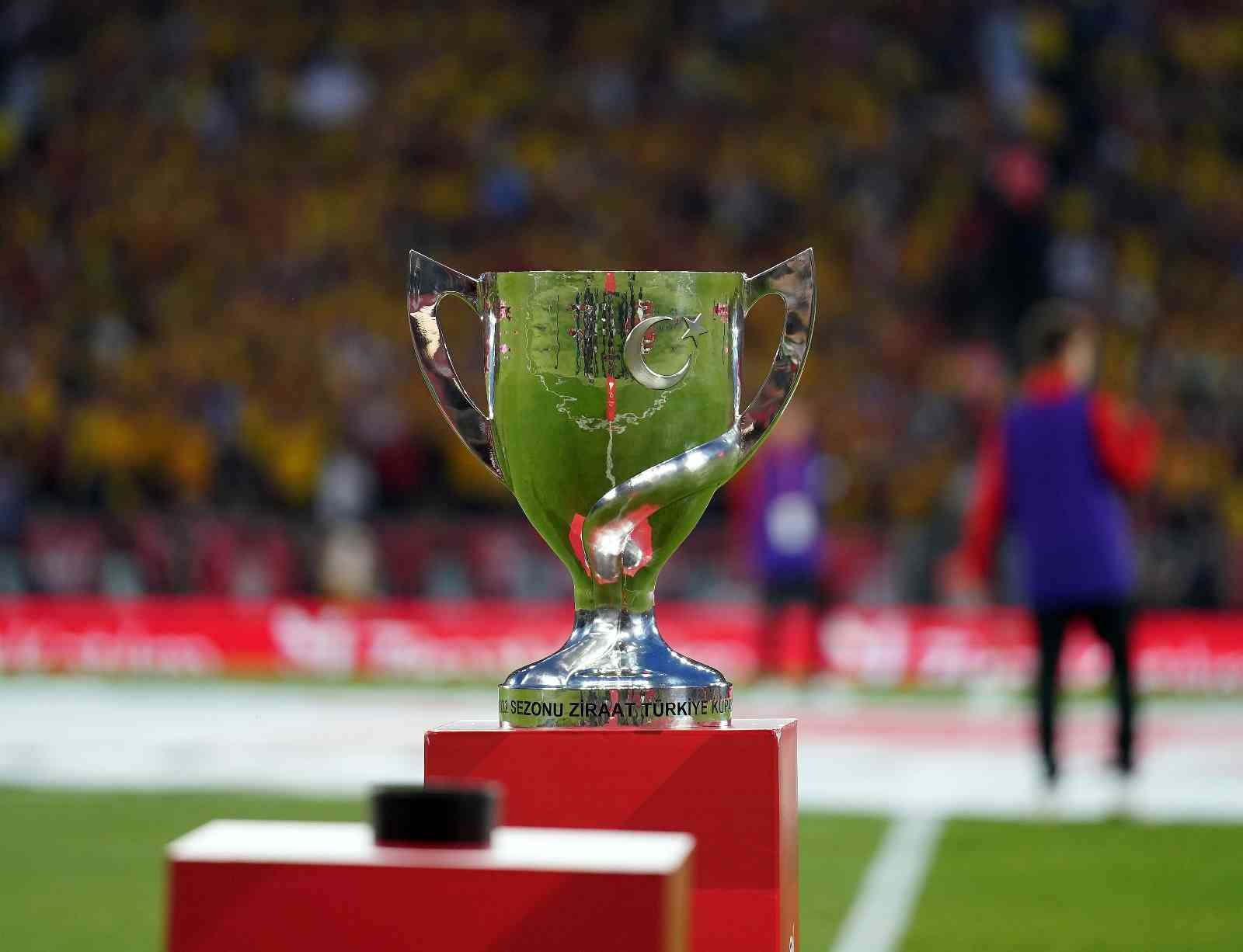 Türkiye Kupası ve Süper Kupa maçlarının yayın hakları 1 yıl daha uzatıldı - Resim : 1