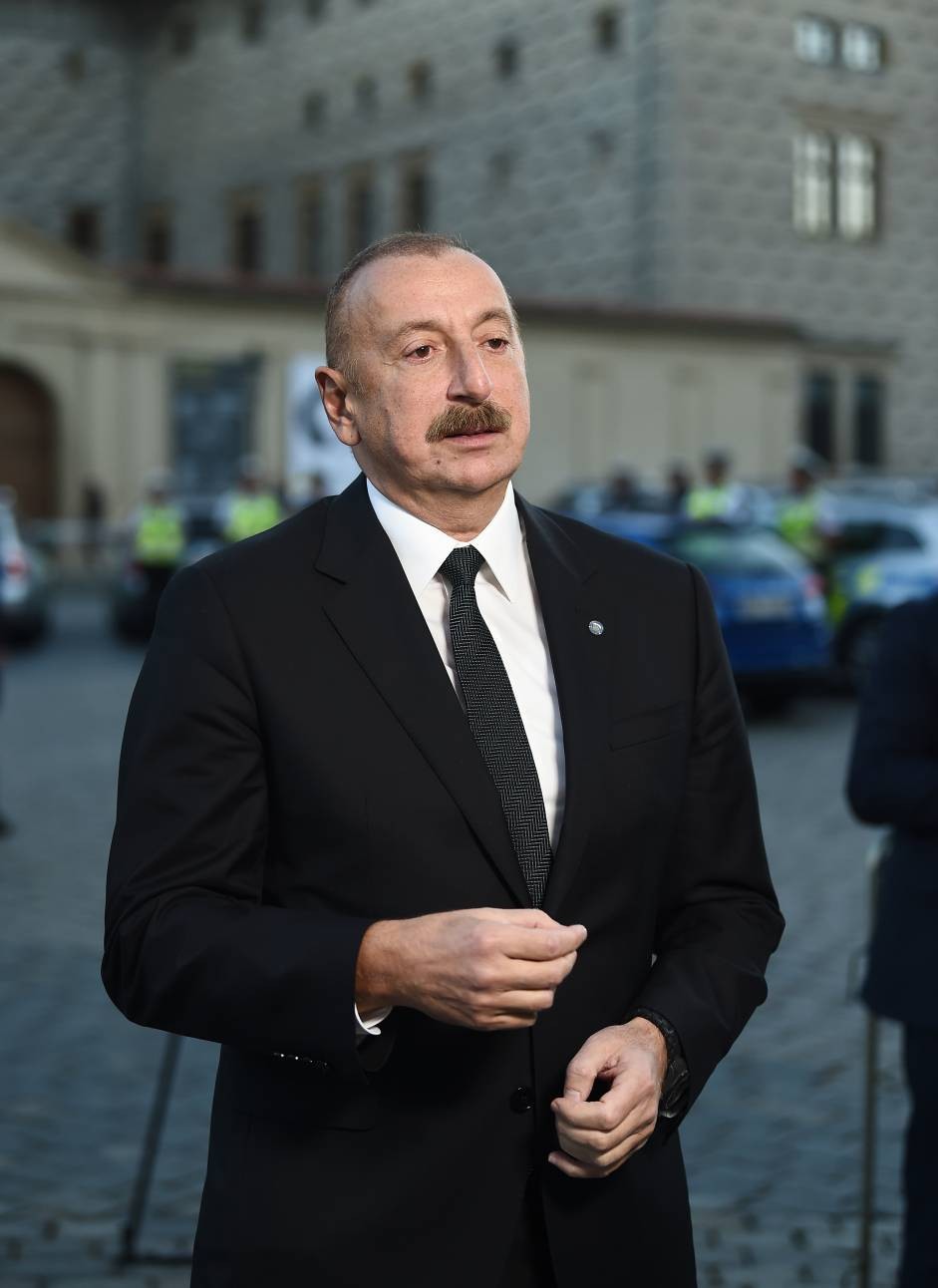 Azerbaycan Cumhurbaşkanı Aliyev: Her seferinde barışa biraz daha yaklaşıyoruz - Resim : 4