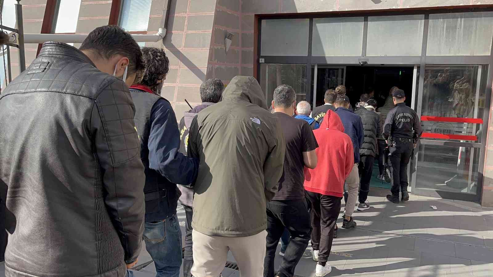 Eskişehir’deki fuhuş operasyonu: 9 tutuklama - Resim : 1