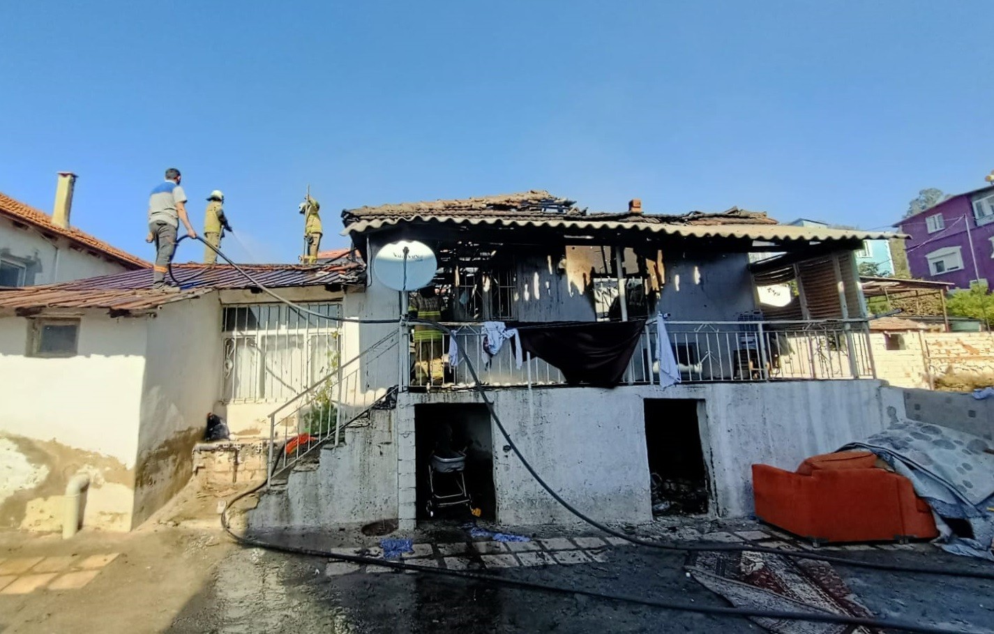 Yürek yakan olay: İzmir’de evde çıkan yangında 3 yaşındaki çocuk hayatını kaybetti - Resim : 1