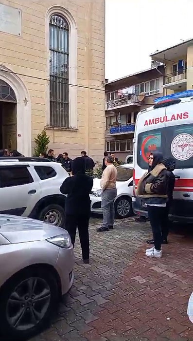 İstanbul Sarıyer'deki Santa Maria İtalyan Kilisesi'nde Pazar ayini sırasında silahlı saldırıya uğrayan bir kişi hayatını kaybetti. 