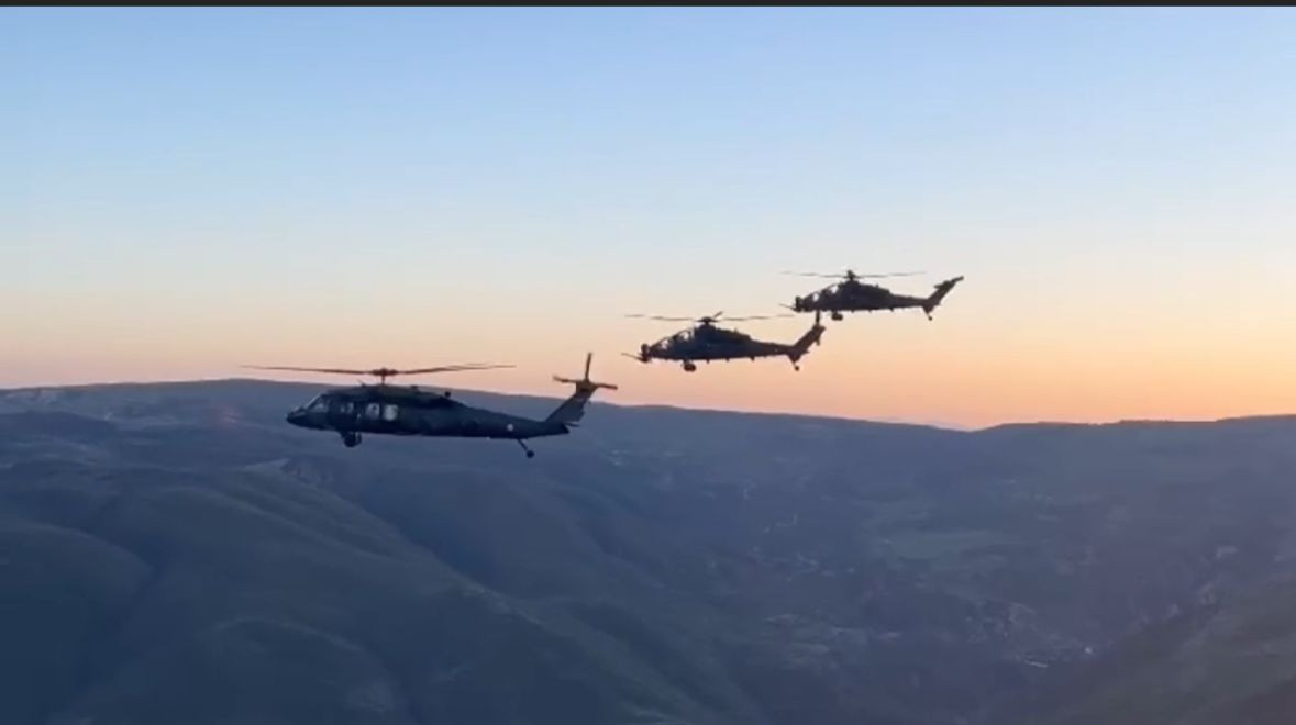 Tunceli'de jandarmanın kırsalda düzenlediği operasyonda daha önce teröristlerin kullandığı belirlenen 27 sığınak imha edildi.