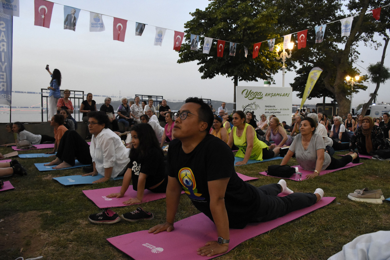 Uluslararası Yoga Günü, Sarıyer Belediyesi ile Hindistan Başkonsolosluğu iş birliğiyle Kireçburnu Haydar Aliyev Parkı’nda düzenlenen etkinlikle kutlandı. ''Kadınların Güçlendirilmesi İçin Yoga'' parolasıyla gerçekleşen etkinlikte Sarıyerliler yoga ve meditasyon yaptı.