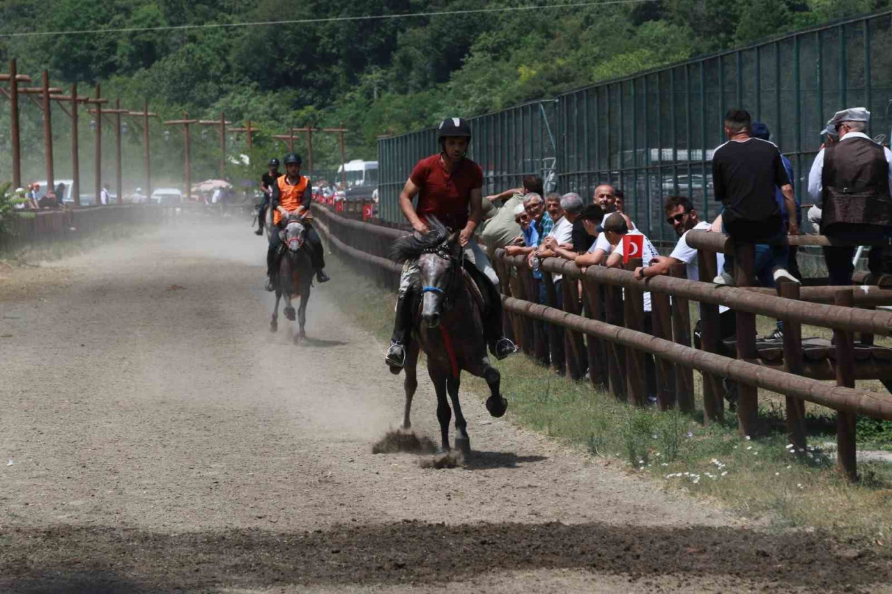 Ünye’de rahvan at yarışı heyecanı - Resim : 4