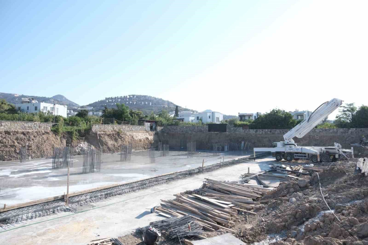 Bodrum Belediye Başkanı Mandalinci, Yalıkavak pazaryeri çalışmalarını inceledi - Resim : 2