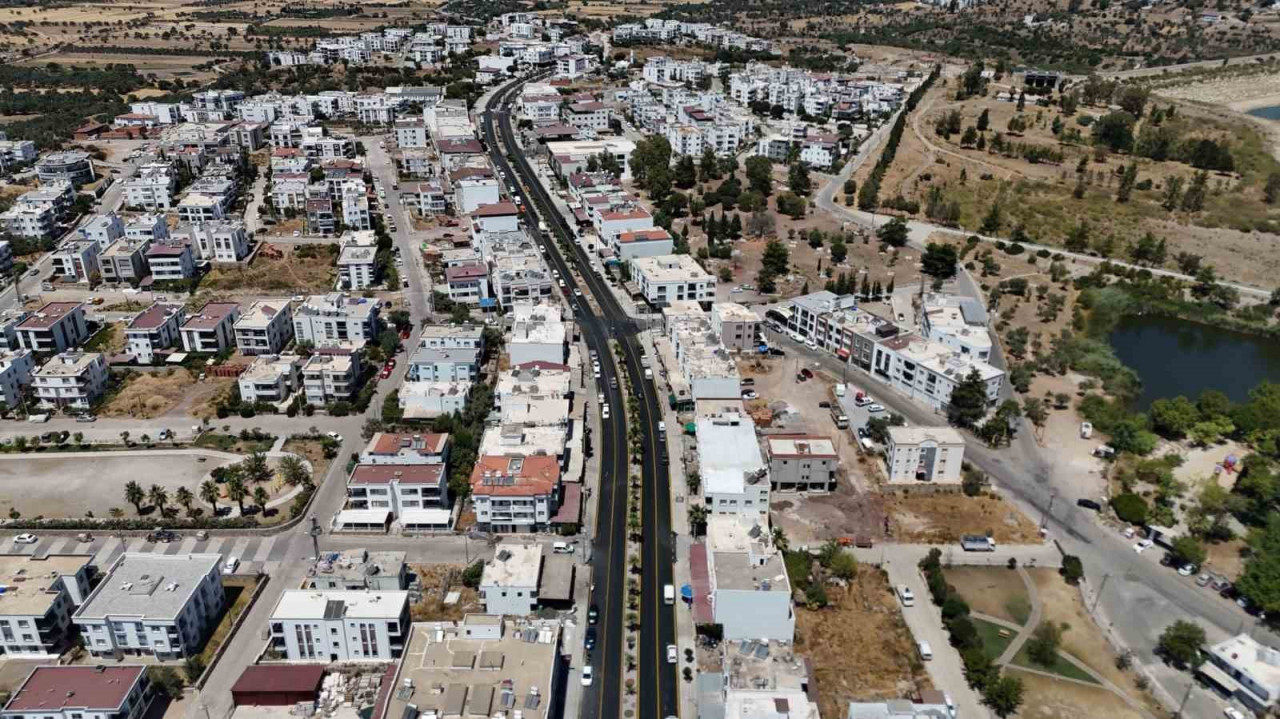 Muğla Büyükşehir Belediyesi vatandaşların il genelinde güvenli ve modern yollarda seyahat etmesi için çalışmalarını sürdürüyor. Kurban Bayramı öncesi sözü verilen ve Kurban Bayramında trafiğe açılan Mumcular Yolu aktif şekilde kullanılıyor.