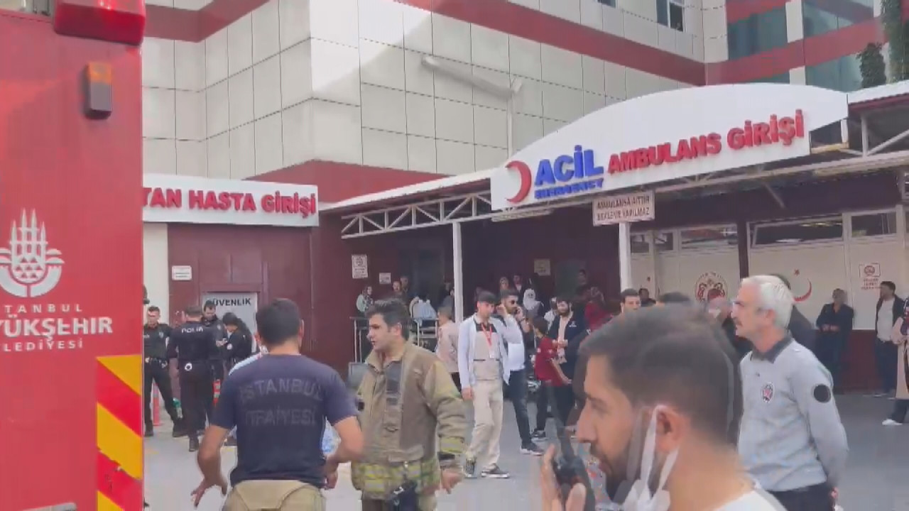 İstanbul'da Esenyurt Devlet Hastanesi'nde çıkan yangın paniğe neden oldu. Hastalar ekipler tarafından tahliye edildi.