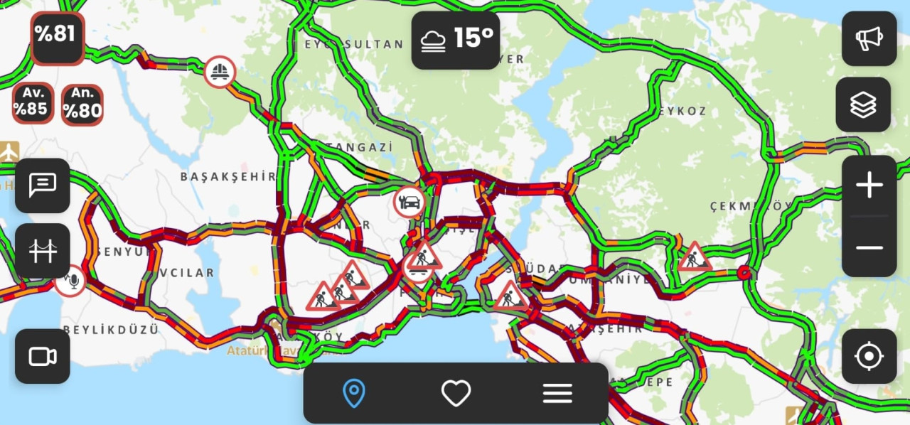 İstanbul'da iş çıkış saatinde trafik yoğunluğu yaşandı. İBB Trafik Yoğunluğu Haritasında yoğunluk yüzde 81'e ulaştı.