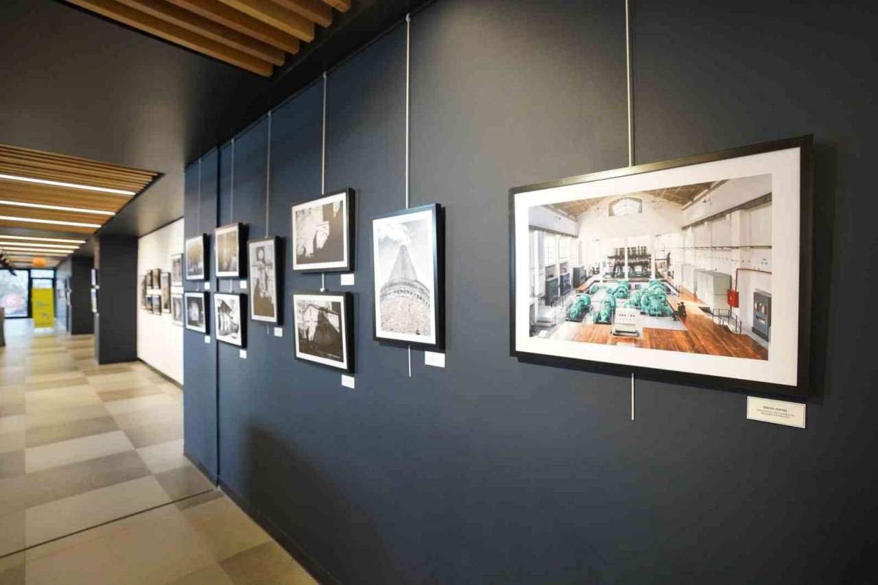 48 sanatçının İstanbul’un tarihi su kemerlerini, bentlerini, sarnıçlarını ve çeşmelerini fotoğrafladığı "Suyun Hafızası: İstanbul Tarihi Su Yolları" adlı sergi, Beylikdüzü Belediyesi’nin ev sahipliğinde sanatseverlerle buluştu.